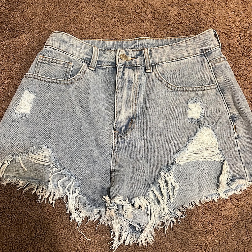 Jean shorts ! Run alittle big